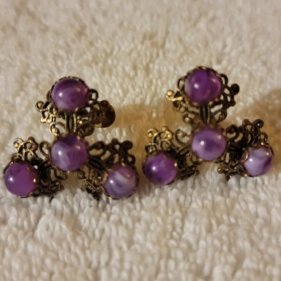 Vintage screwback earrings, purple. - Picture 3 of 4